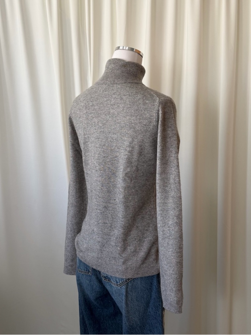 Sofia Cashmere Grey Turtleneck Sweater 100% Cashmere Size Medium. - Picture 8 of 12